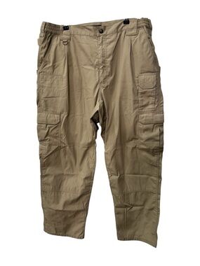 5.11 Tactical cargo pants featuring an elastic waistband men’s size 40/30